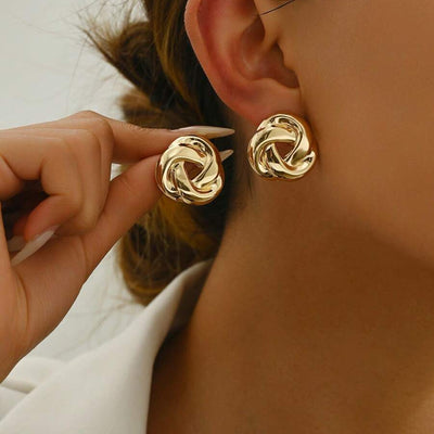 Elegant Hollow Flower Earrings