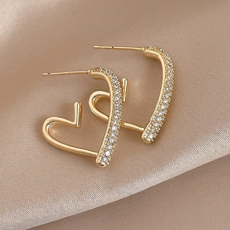 Elegant Heart Earrings in Gold