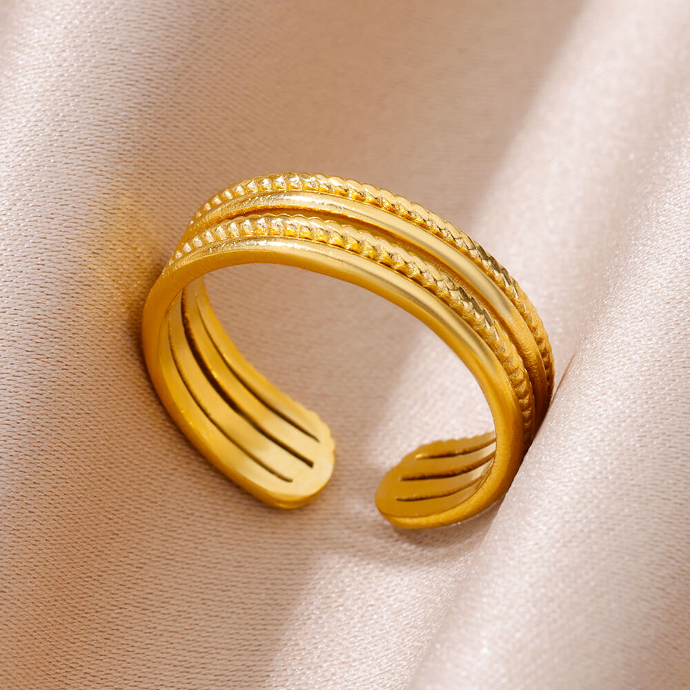 Luxury Adjustable Ring in Gold