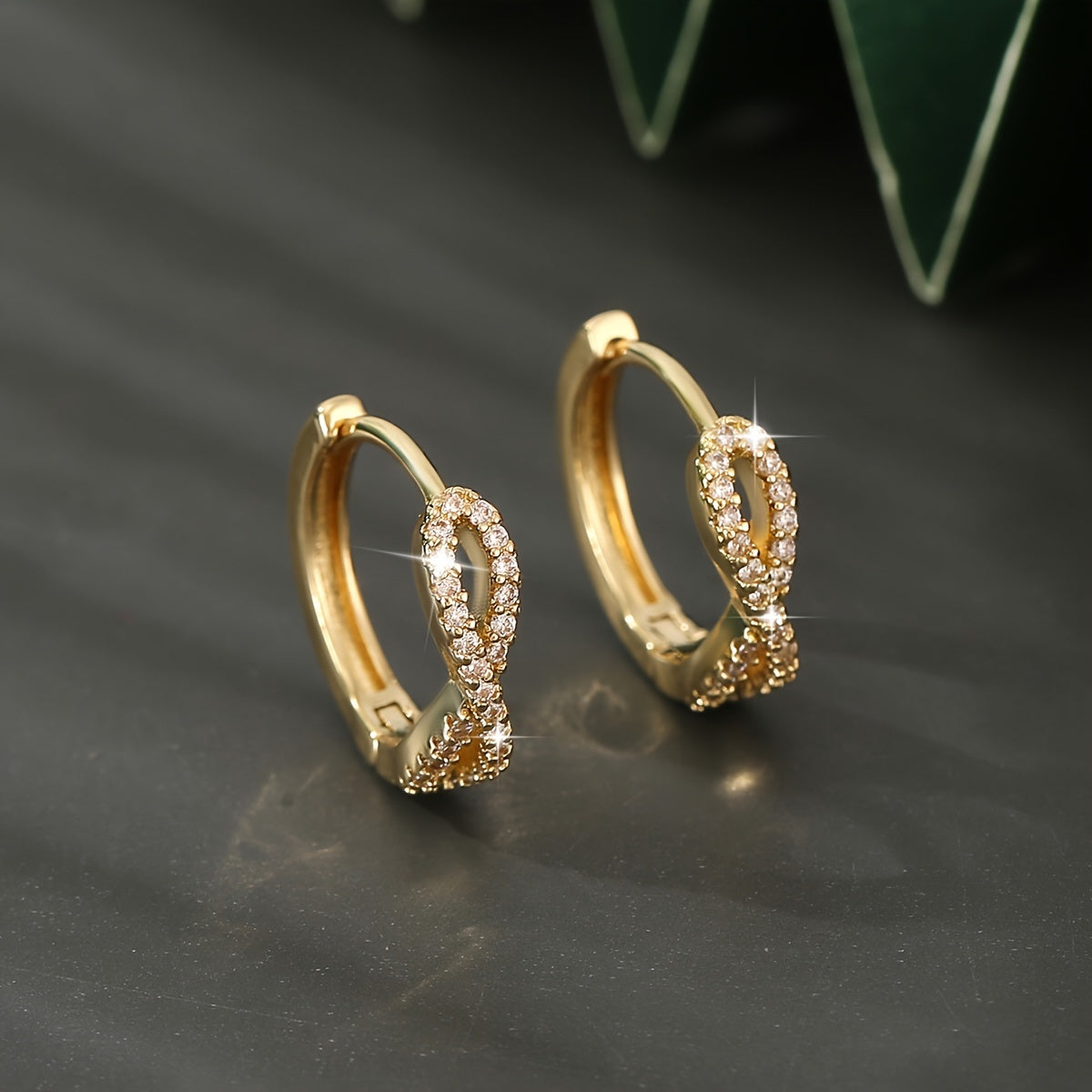 Elegant Infinity Ring in Gold