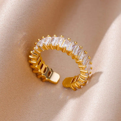 Luxury Gold Ring with Zircon