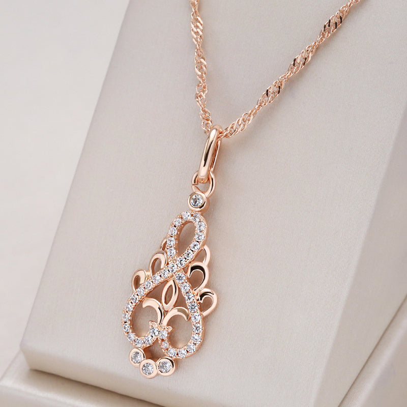 Elegant Ivy Necklace in Gold